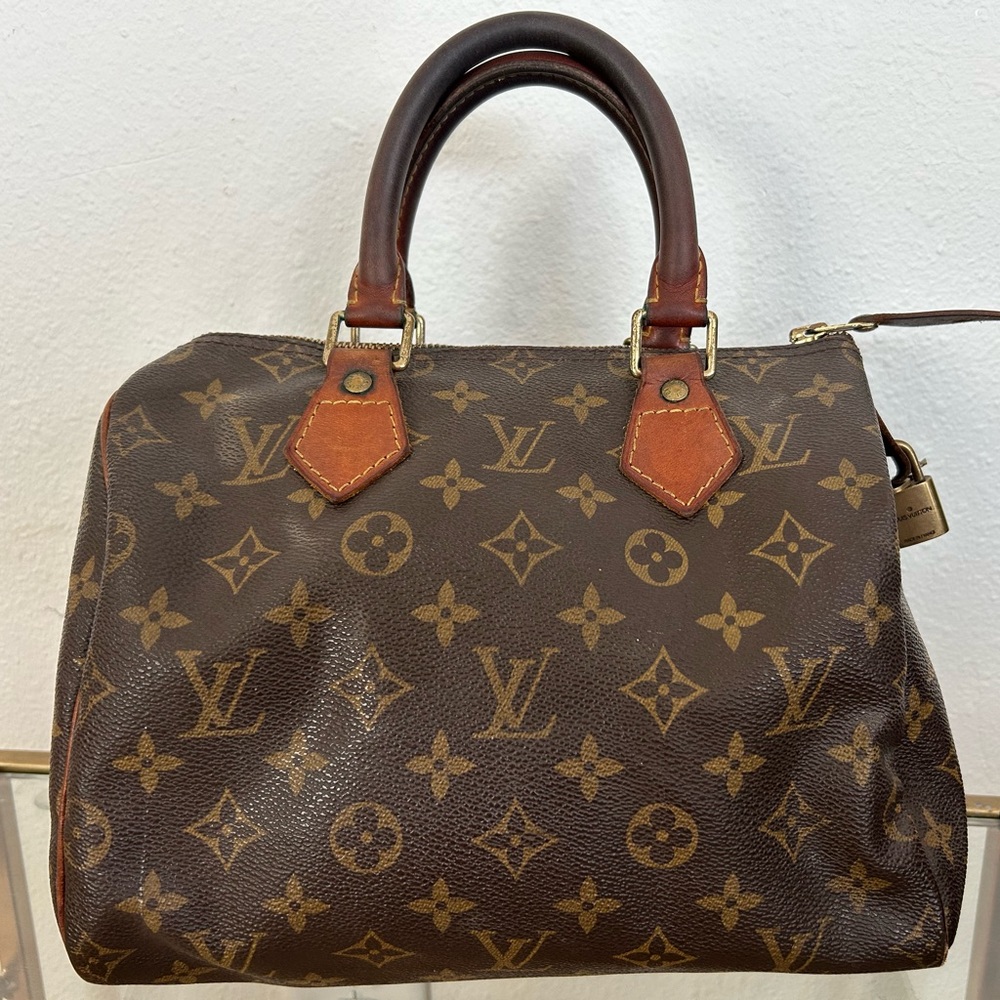 ✨BEAUTIFUL✨Authentic Louis Vuitton Monogram Speedy 30